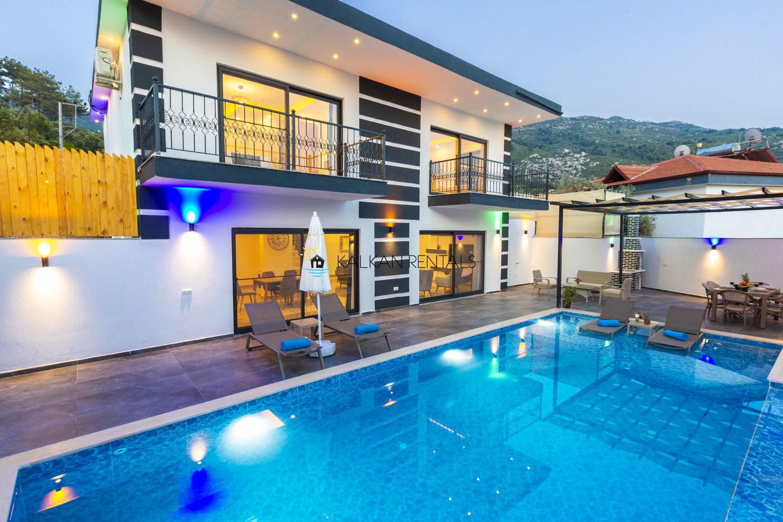 Villa Night